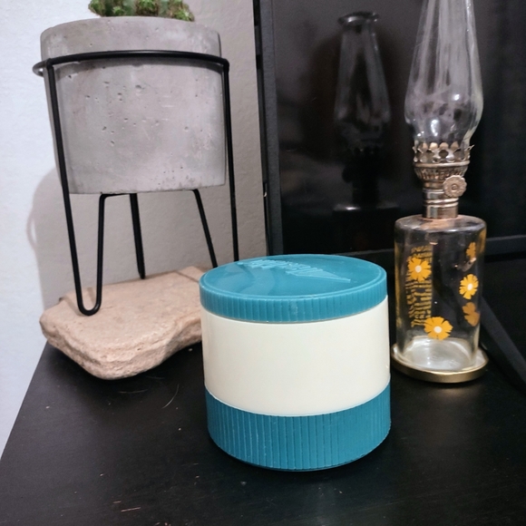 Vintage Turquoise & White 6oz Aladdin Thermos - Picture 4 of 11